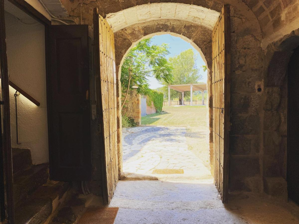 Cal Robusto, In Masia With Horses * Siurana (Alt Emporda)